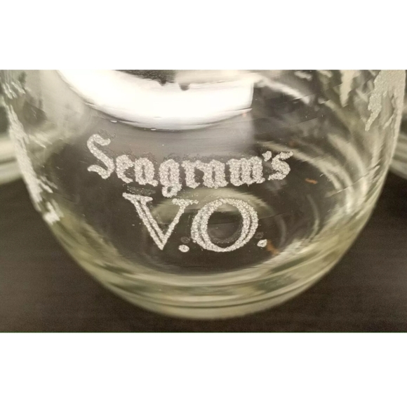 Vintage Seagram's Lowball Glasses - World Map Graphic - VO Edition set of 4 - Picture 5 of 6